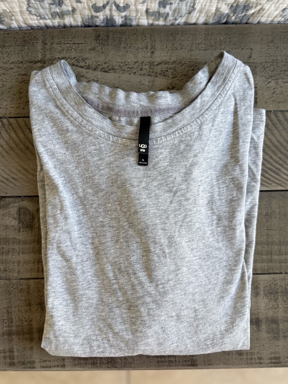 UGG Women’s Organic Cotton Crewneck Shirt Heather Gray XL Gray Top $80 Retail